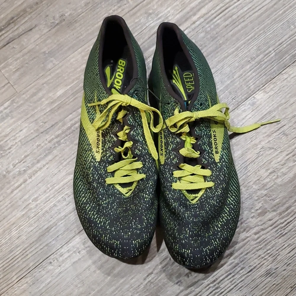 Brooks Mach 19 Spikeless Running Shoes